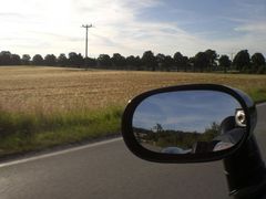 Auto f&auml;hrt, Nase l&auml;uft